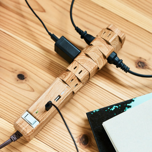 木目調の電源タップ（最大12個口）