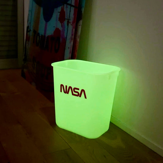 蓄光 × NASA。ずるいゴミ箱。